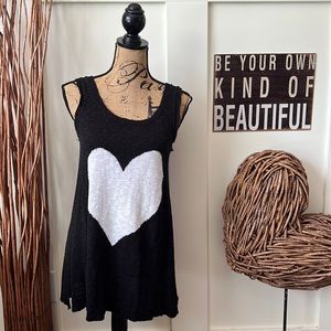 Andrea Jovine Black With White Heart Sleeveless Sweater Tunic